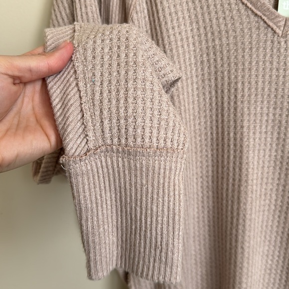 WE THE FREE Santa Clara Thermal Long Sleeve Waffle Knit Top — medium - Picture 8 of 11